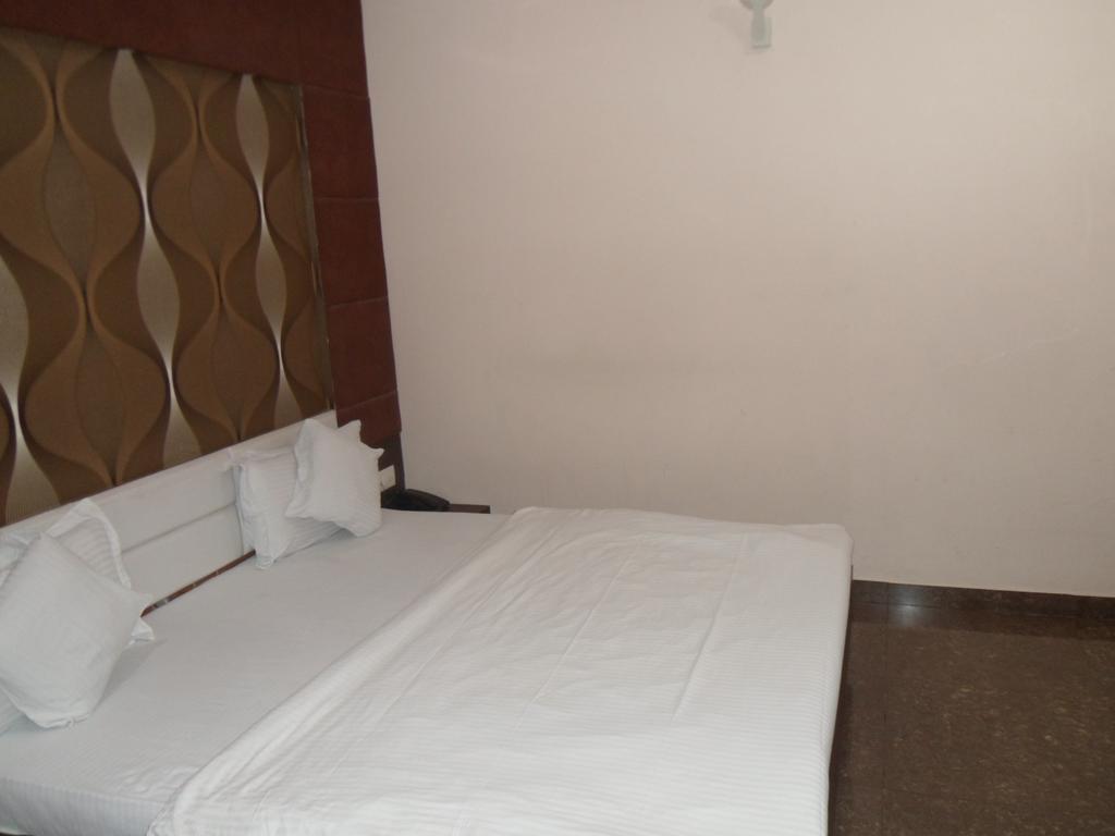 Hotel Silver Plaza Ahmedabad Chambre photo